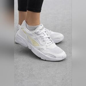 Puma X-Ray White Sneakers SoftFoam Comfort Women's Size 8.5 Chunky Running Shoes